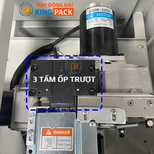 tấm ốp trượt trên máy đóng đai bán tự động